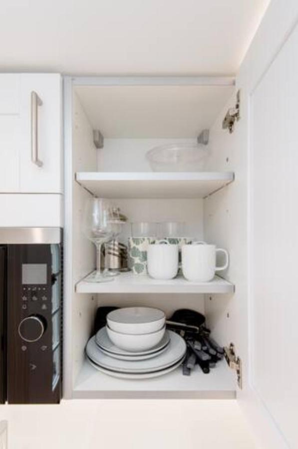 Well-Positioned Studio Flat Londra Exterior foto