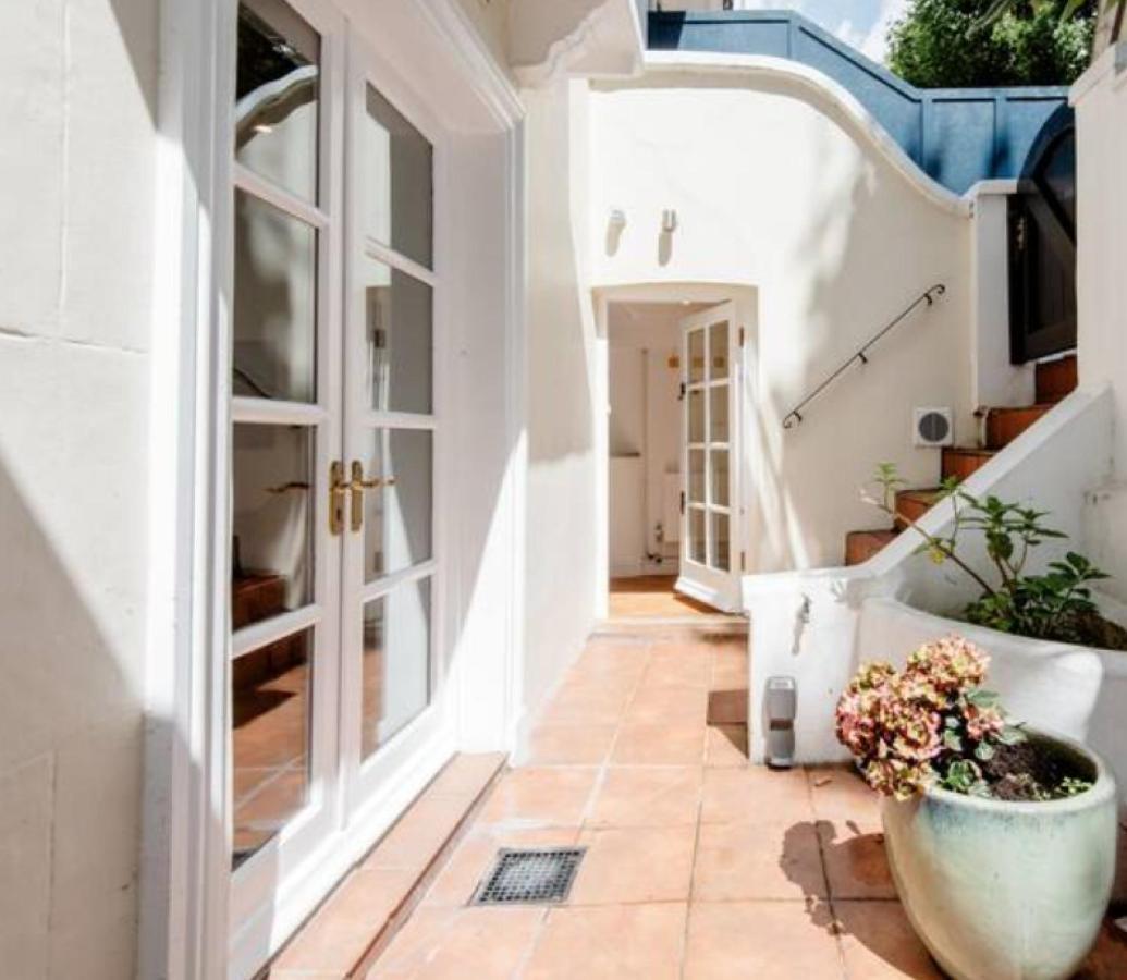 Well-Positioned Studio Flat Londra Exterior foto