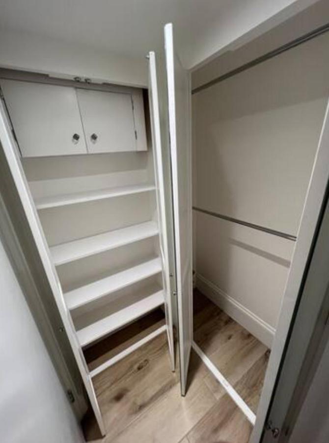 Well-Positioned Studio Flat Londra Exterior foto